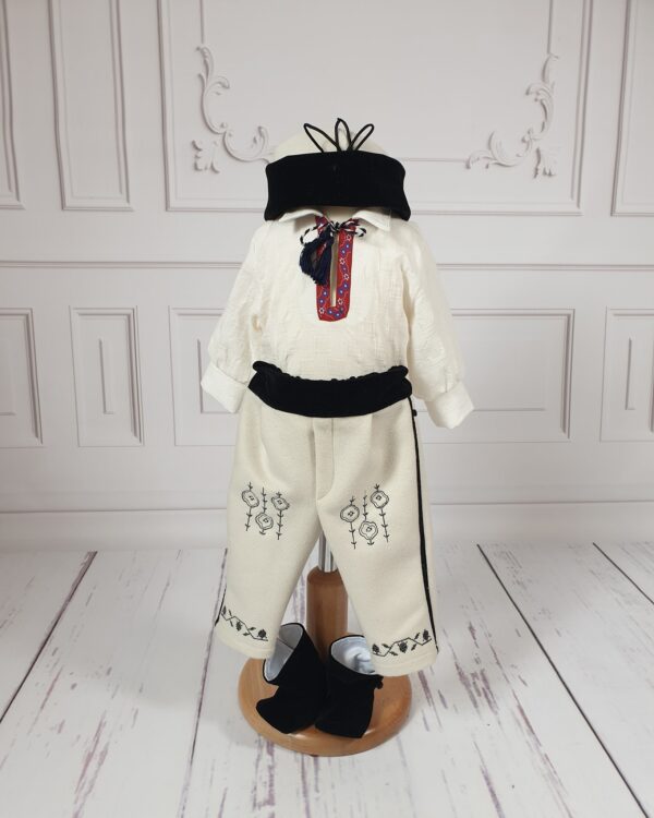 Costum traditional Haiduc - imagine 3