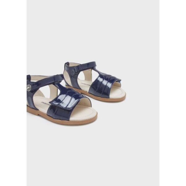 Sandale bleumarin efect lacuit